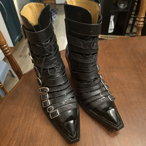 John Fluevog Conceptual Cookie - Picture 2 of 5